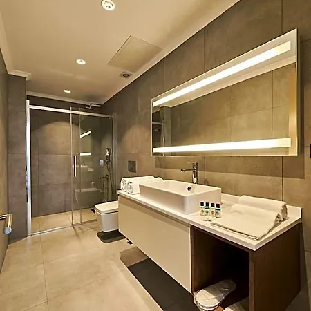 Hotel Selini Airport *
