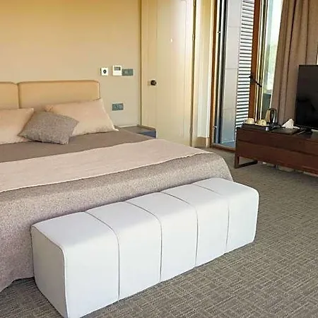 Selini Airport Hotel