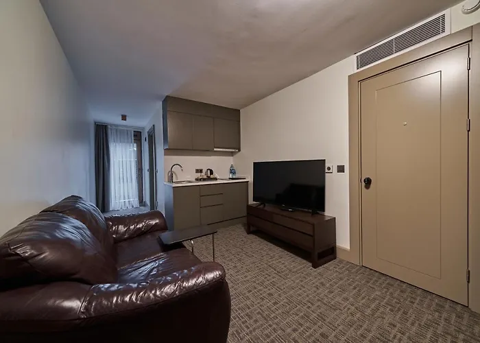 Selini Airport Hotel *