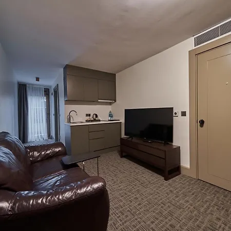 Selini Airport Hotel *