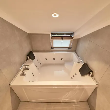 Selini Airport Hotel