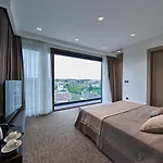 Selini Airport Hotel